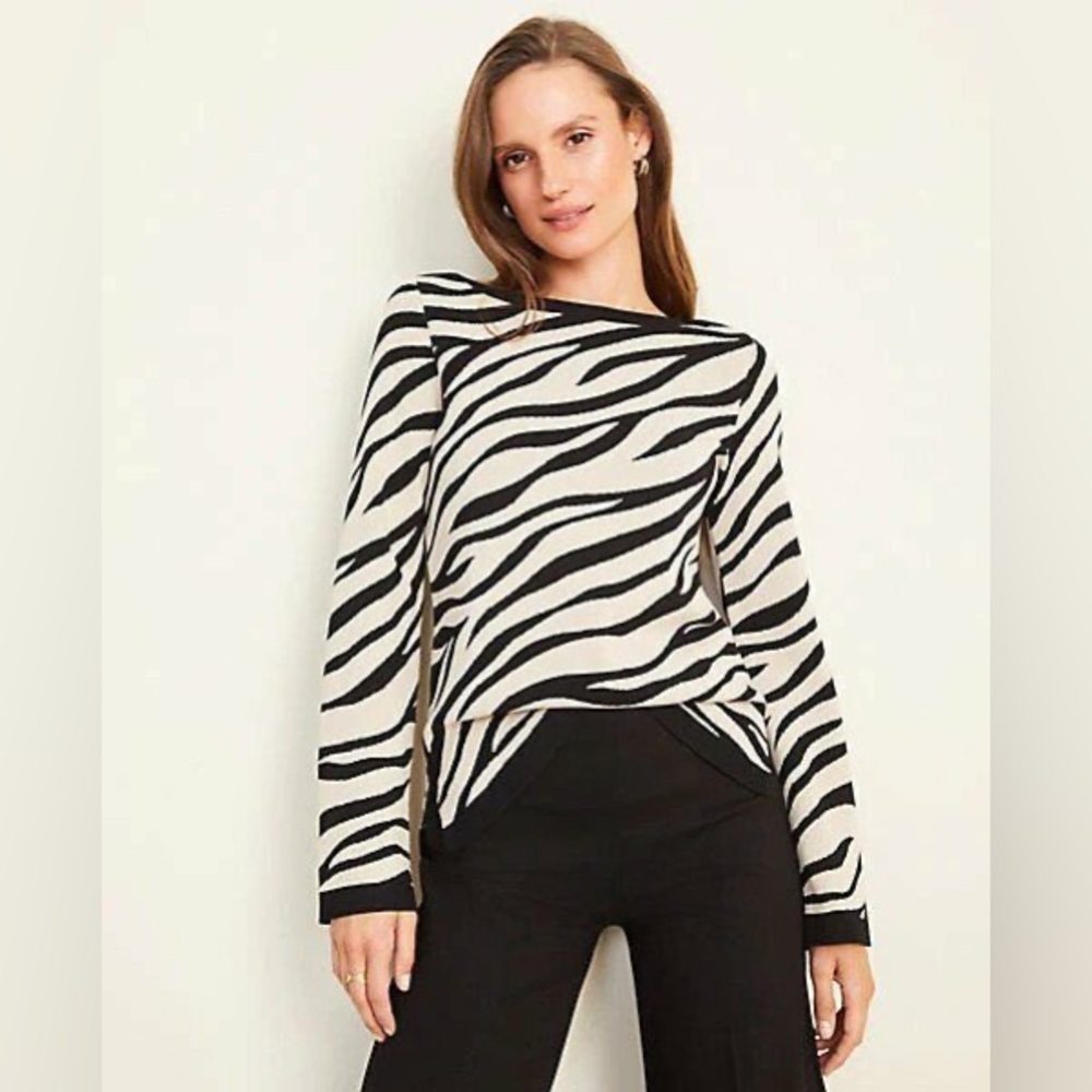 Ann Taylor Black and White Zebra Print Pattern Seasonless Boatneck Sweater Top